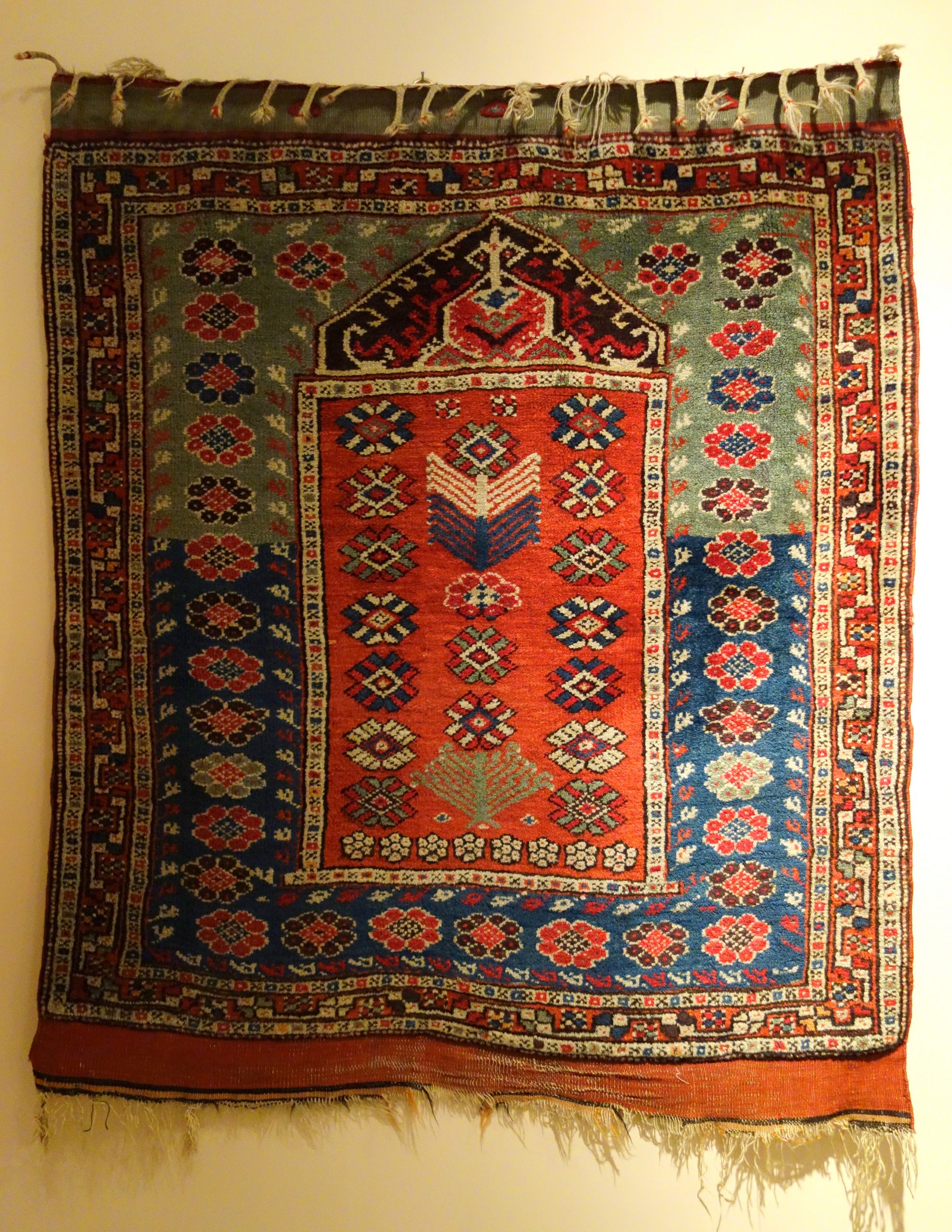 Image of Prayer Rug (Turkey) By Daderot (Own work) [CC0], via Wikimedia Commons